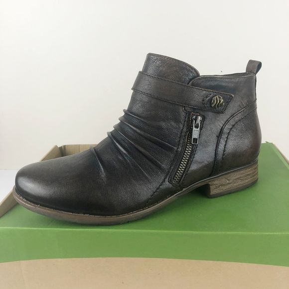 brook leather boots by earth